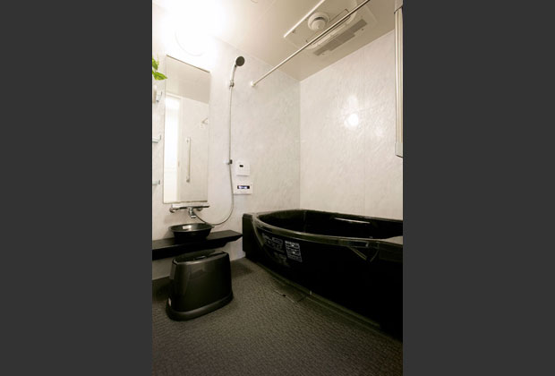 浴室　サイズアップしてミストサウナを設置、リラックスできる至福の空間になりました。